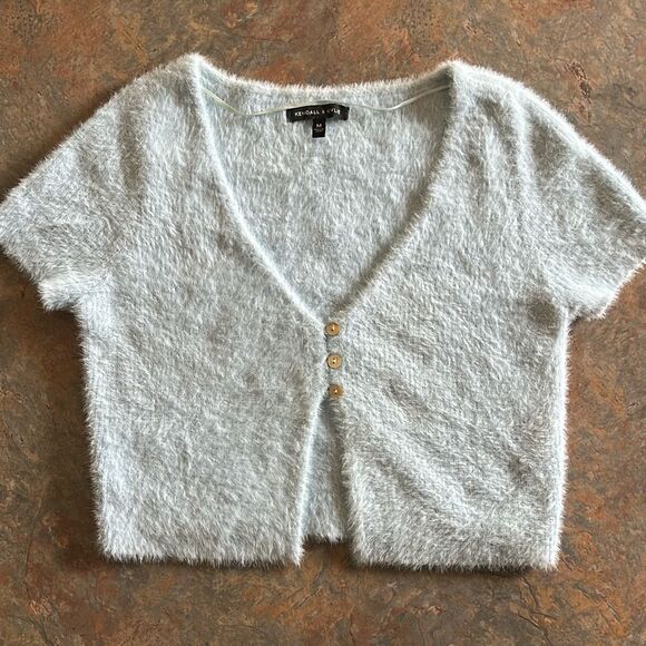 Kendall & Kylie Powder Blue Medium Crop Sweater V-neck Soft Short Sleeved - Picture 1 of 7